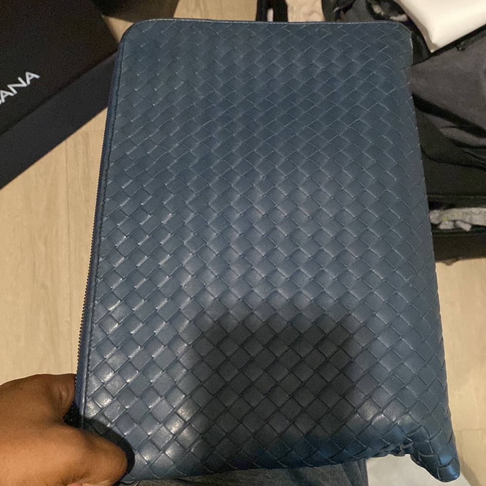 Bottega Veneta Cassette Pouch Intrecciato Leather Clutch | Dimensions: 13inx9in - Picture 8 of 8